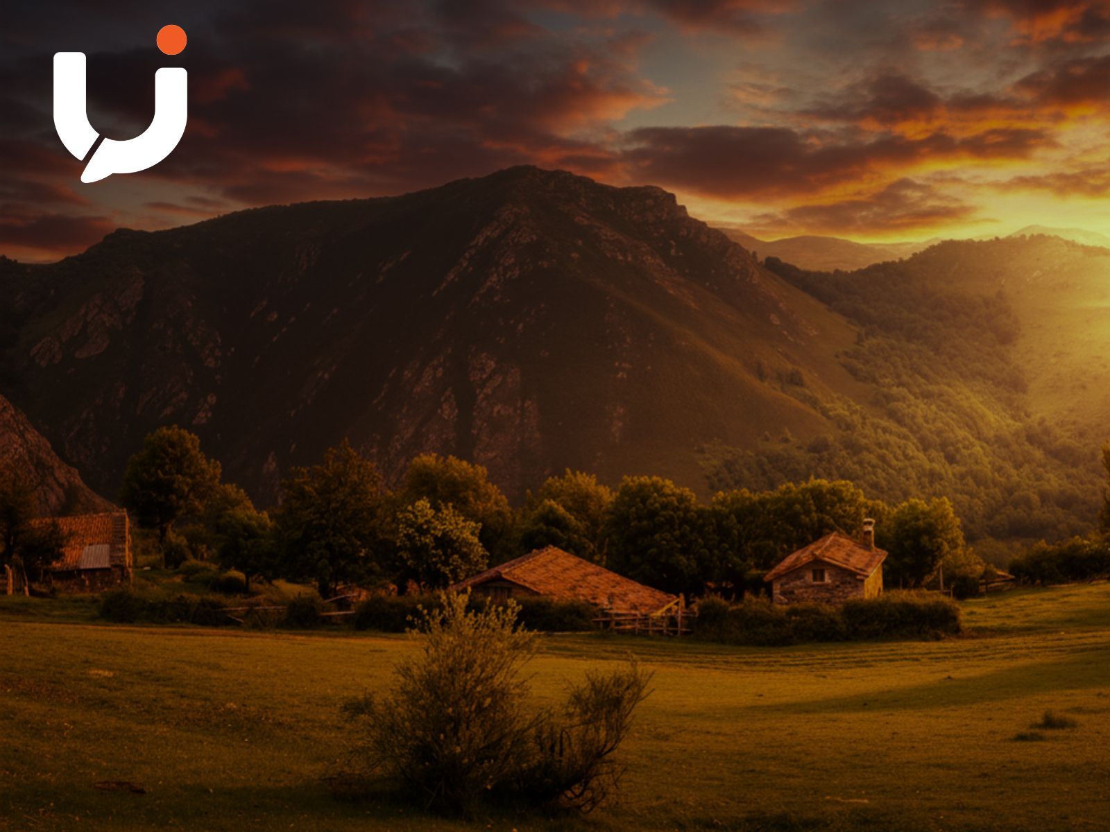 Paisaje rural de Asturias al atardecer: prado verde, caseríos de tejado rojo y montañas bajo un cielo dorado. El isotipo de asturianu.org —«u» blanca con punto naranja— en la esquina superior izquierda.